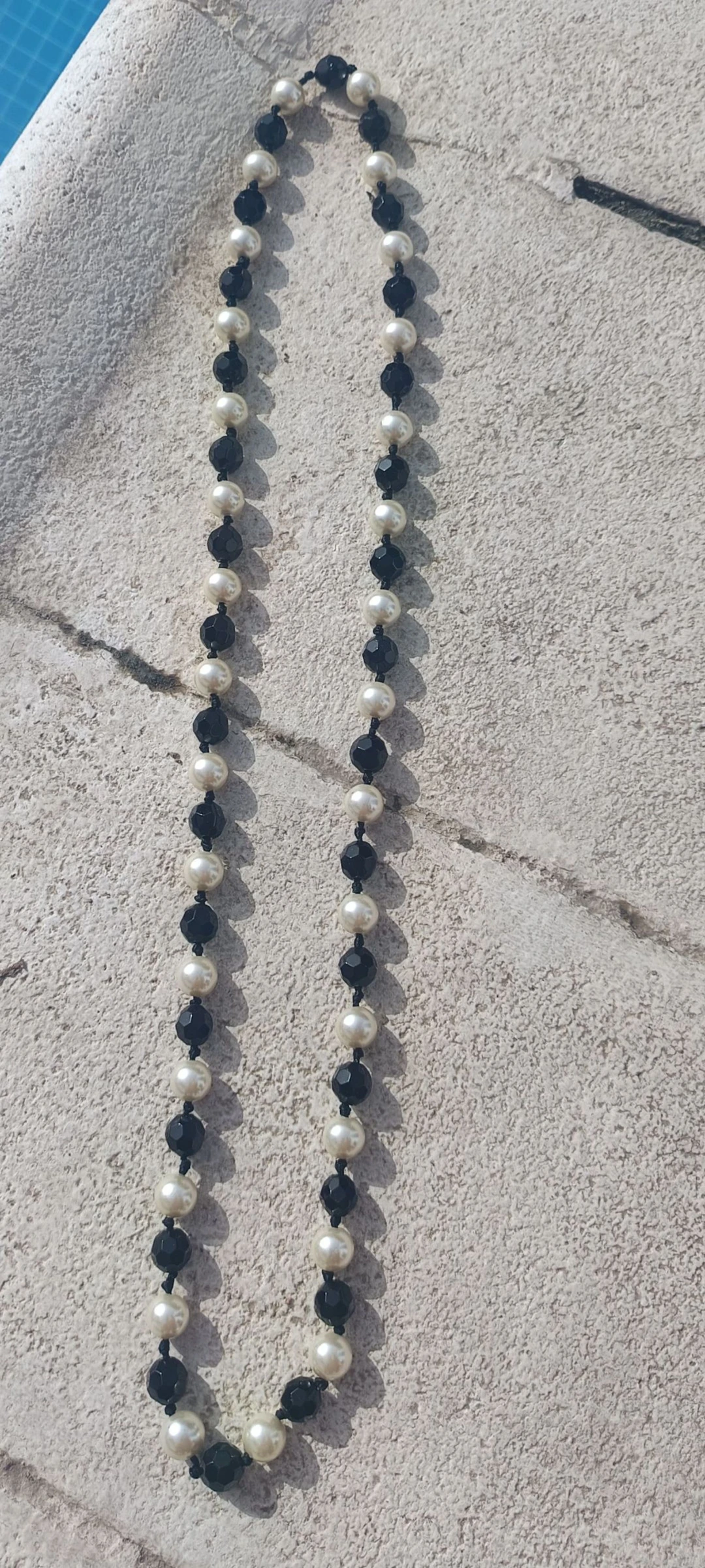 Vintage single strand necklace. Faux pearl. Natural and black color. – photo 7